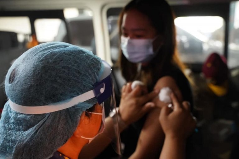 1st dose vaccination in Imus stopped due to lack of supply