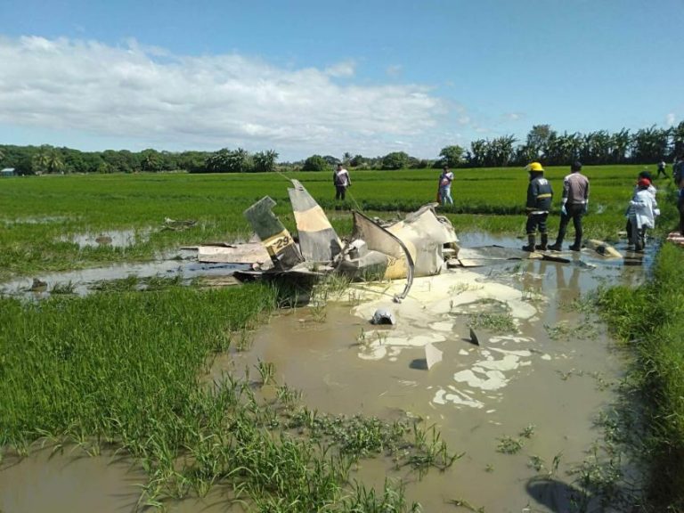2 Philippine Air Force pilots die in Bataan crash