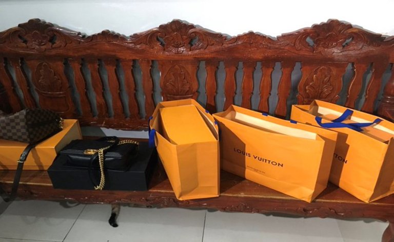 3 arrested for selling fake luxury bags