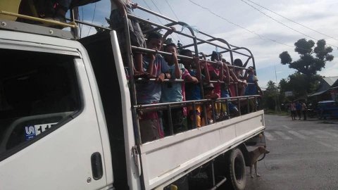 Children packed like sardine Palawan
