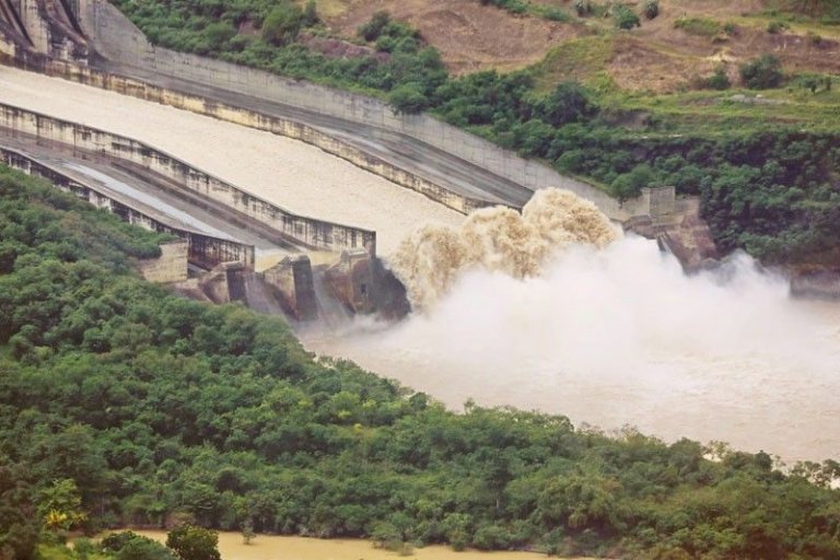 Año suggests opening of dams before typhoons strike
