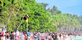 Boracay exceeds capacity limit during Holy Week - DOT