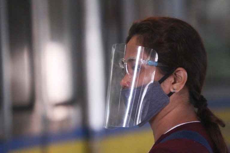 Businesses can require face shields in their area - Malacañang