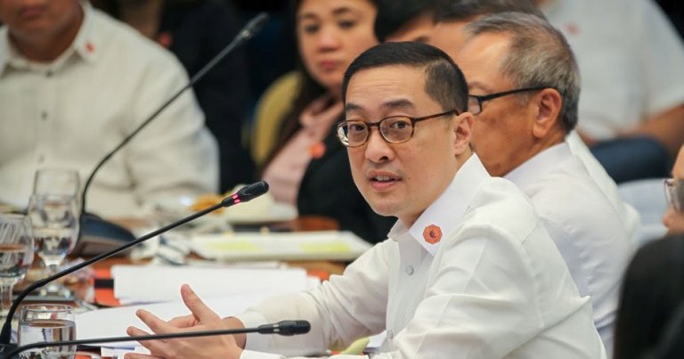 Carlo Katigbak commits giving gov't officials airtime to express their side
