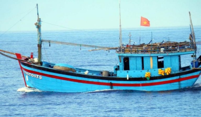 China sinks Vietnam boat