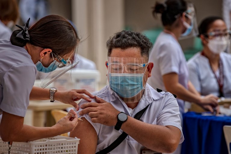 DOH- Gov't to hire more vaccinators