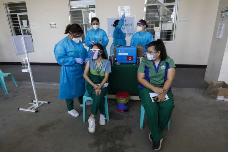 DOH plans to shorten quarantine of fully vaccinated health workers