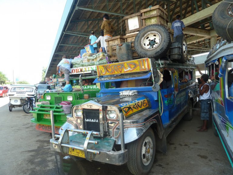 DOTr considering traditional jeepneys for delivery services