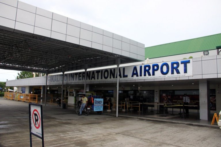 DOTr secretary wants to reopen airports in GCQ areas
