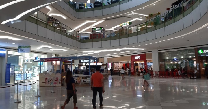 DTI proposes allowing children aged 7 and up inside malls