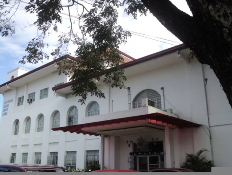 District hospitals in Laguna already full, lacking oxygen tanks