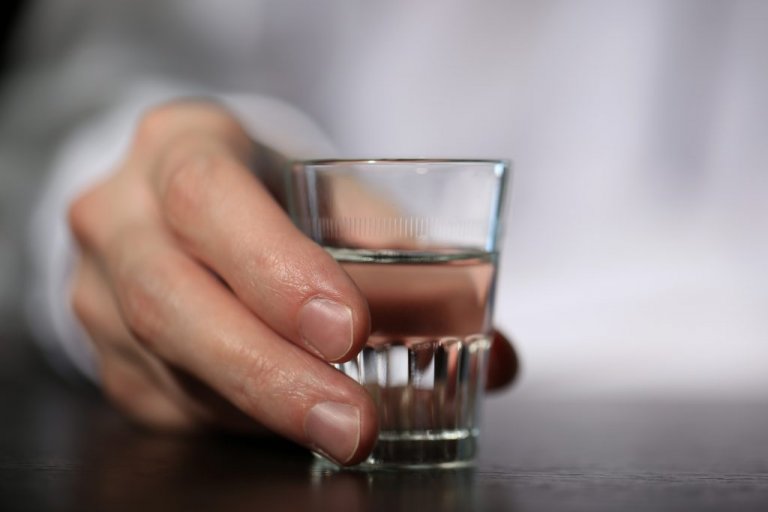 Drinking buddies in Baguio infected after using one shot glass