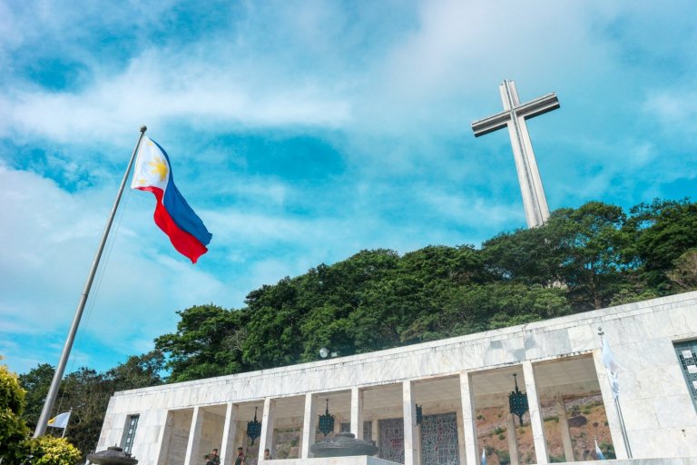 Duterte, Robredo release message on Day of Valor