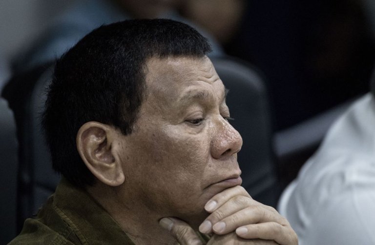 Duterte defies 'no-touch' policy will be tested for coronavirus