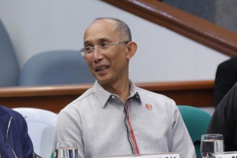 Duterte wants Magalong to remain as contact tracing czar