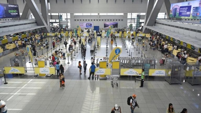 Eased travel restrictions to encourage more travelers, to lift plateau of arrivals