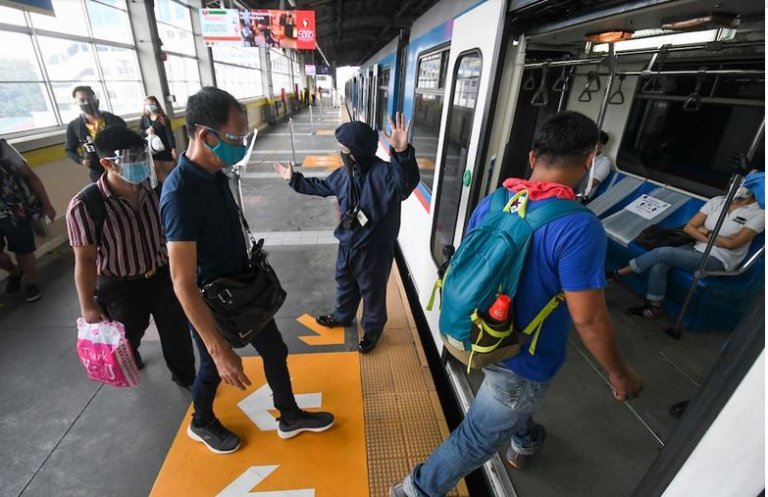 Face shields no longer required inside MRT, LRT