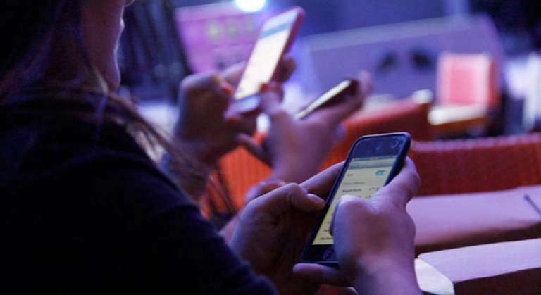 Filipinos spend 11 years of their lives on social media - report