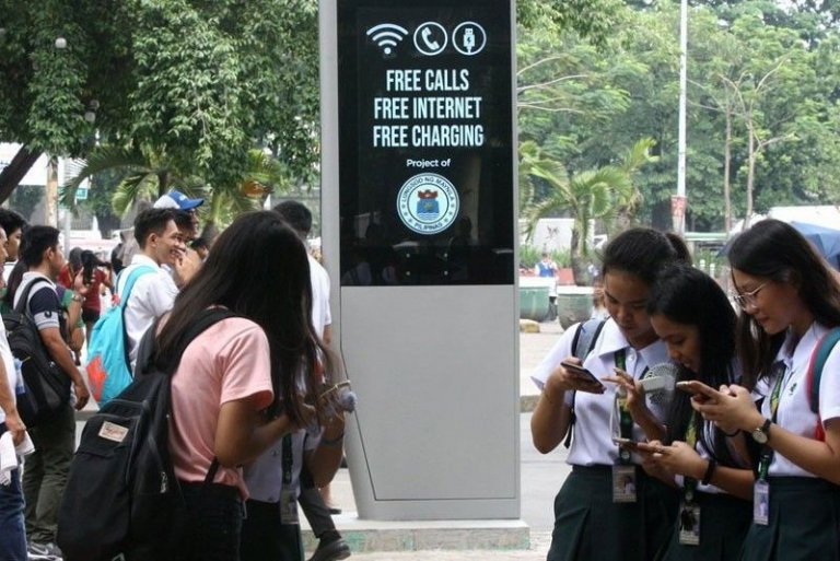 Free internet access to be provided in schools- Duterte