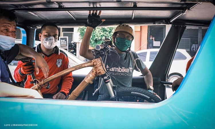 Howie Severino apprehended for pulling down mask to drink