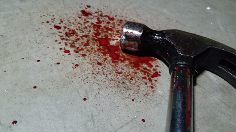 Husband kills wife with hammer in Manila