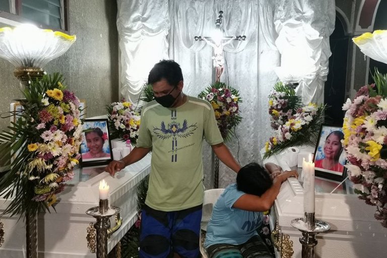 Lightning kills two sisters in Batangas
