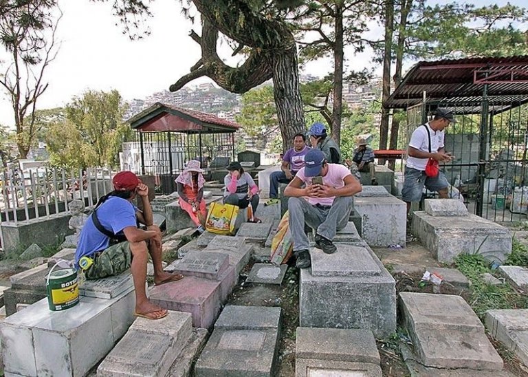 MMDA wants week-long closure of cemeteries during Undas