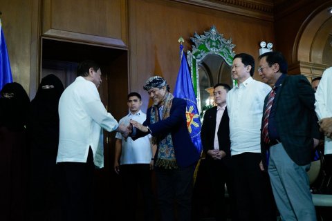 MNLF founder Misuari meet with Duterte to create peace committee