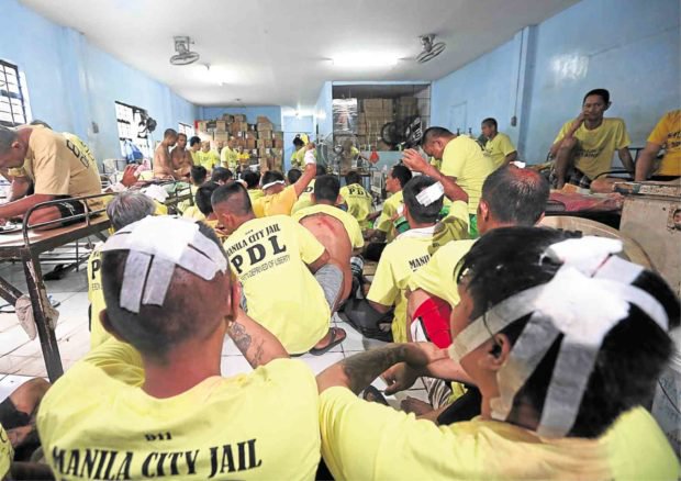 Manila jail city riot 2 dead, 32 injured