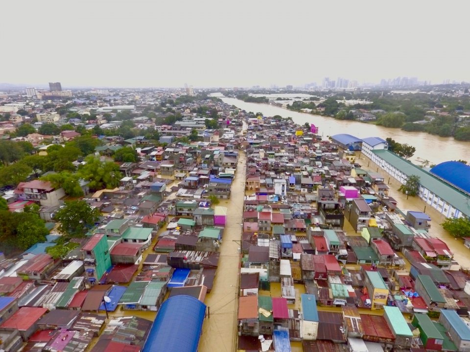 Marikina mayor calls for air rescue Ulysses floods thousands of homes