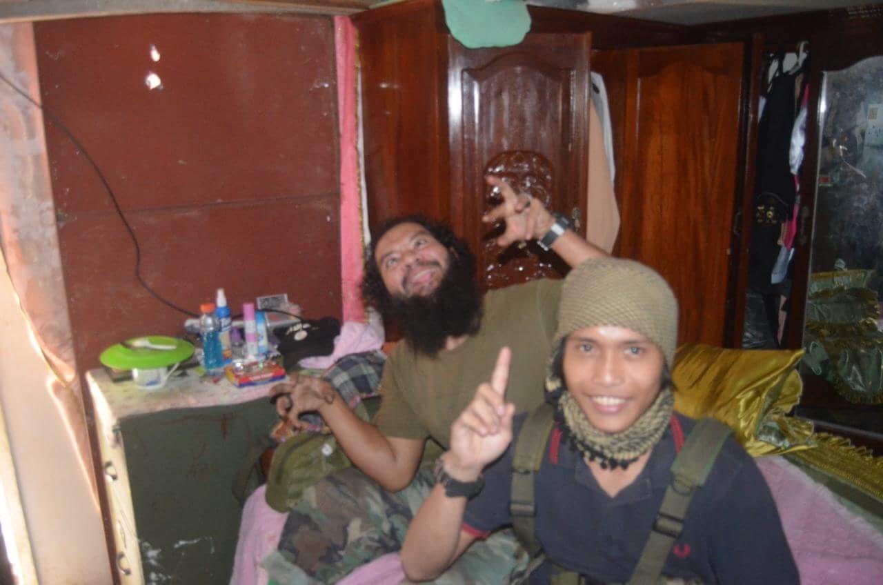 Maute fighters having fun in Marawi 1 Inq Min