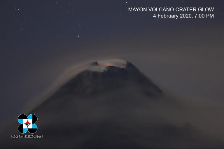 Mayon volcano crater glow
