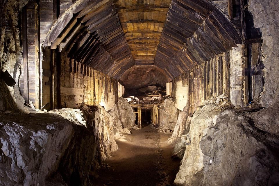 Nazi Tunnels, Nazi gold, Poland to dig for nazi gold, nazi gold train 