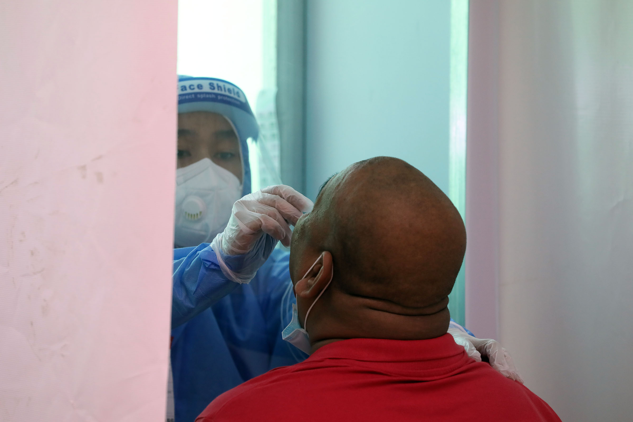 No more swab test for Filipinos, foreigners from countries with low COVID-19 cases