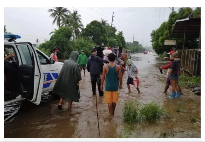 Over 30 families evacuated in Lemery, Batangas due to heavy rains
