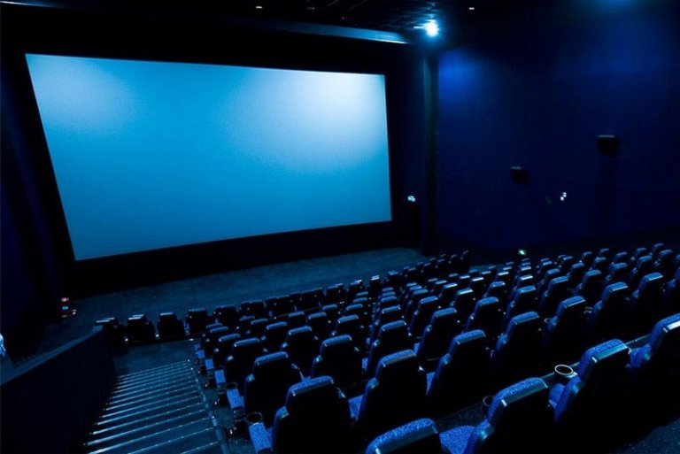 Reopening cinemas amid pandemic 'high risk' - expert