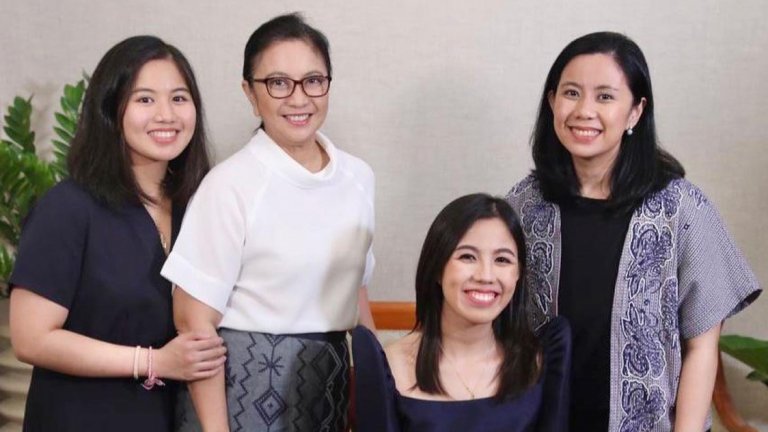 Robredo defends daughters against bullying