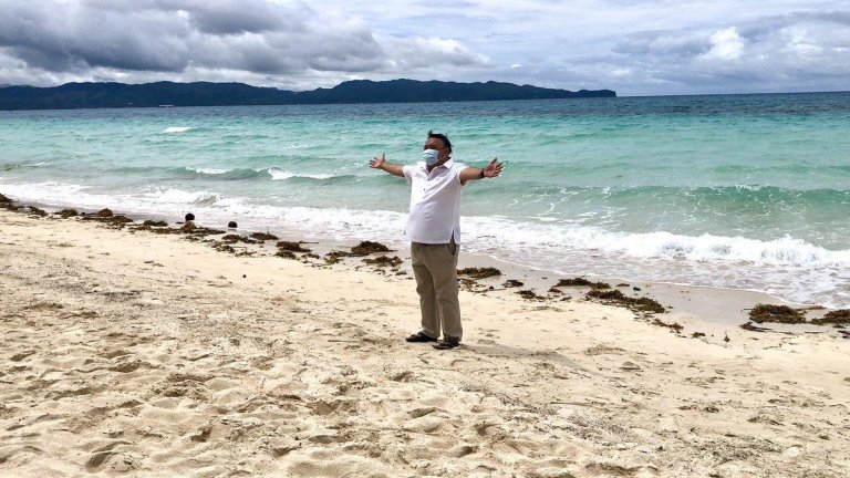 Roque invites Filipinos to spend vacation in Boracay