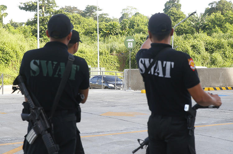 SWAT in Caloocan shoots suspected snatcher