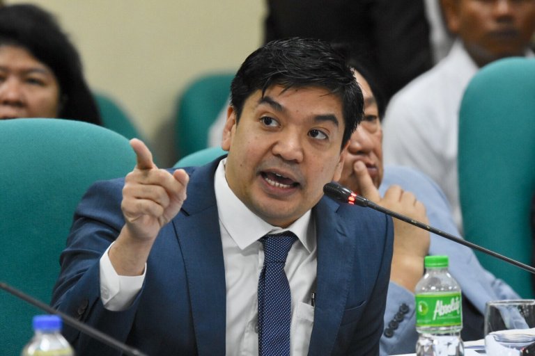 Solon urged colleagues who voted against Anti-Terror bill to resign