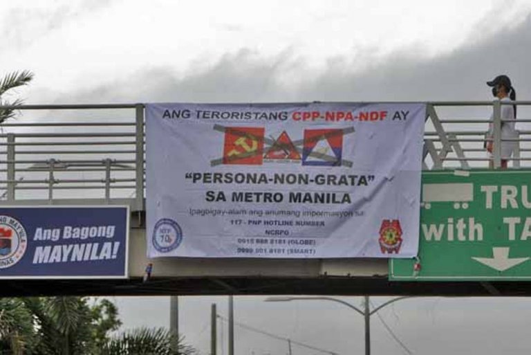 Some netizens oppose removal of anti-NPA tarps