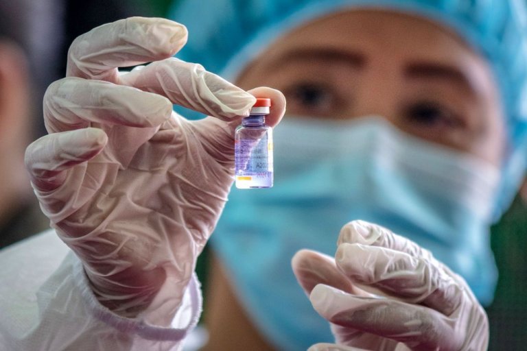 Some politicians put to higher vaccination priority list