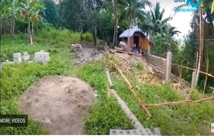 Stranded American gives house to family in Cebu