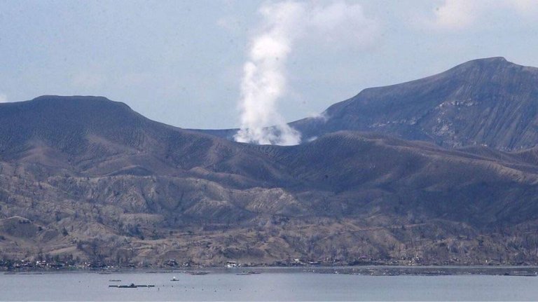 Taal Volcano lowered to Alert Level 2