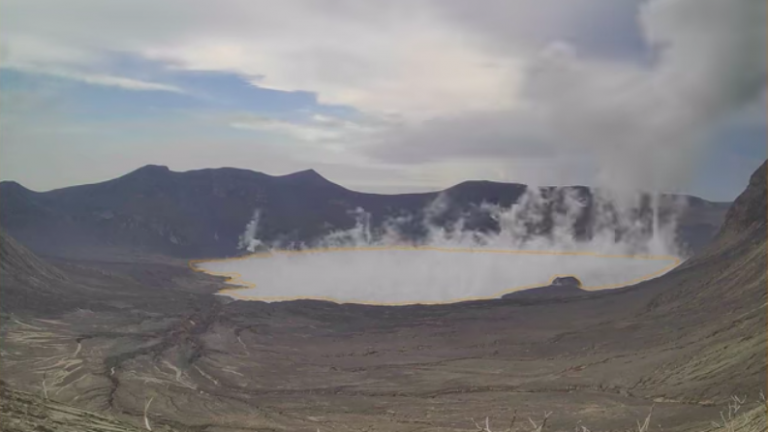 Taal Volcano records 5 short phreatomagmatic bursts