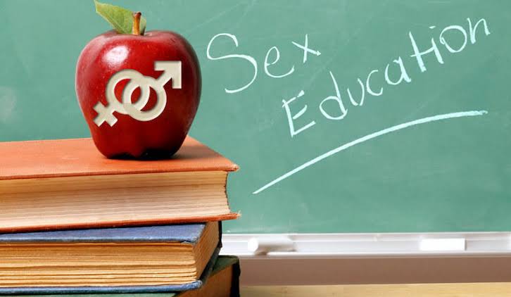 Teacher who made students watch porn for sex ed class resigns