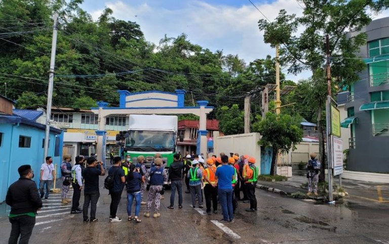 Tensions flared at Calapan Port due to cargo handlers replacement