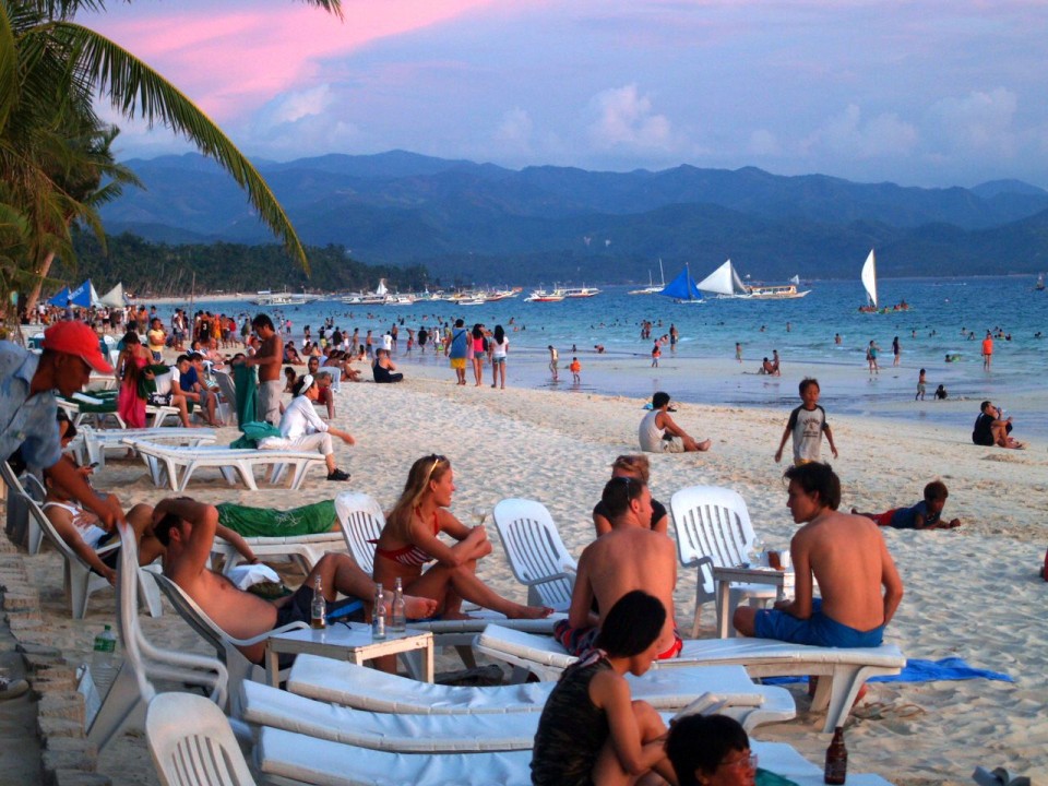 a boracay tourists