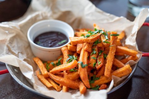 fries and sauce dip 1893555