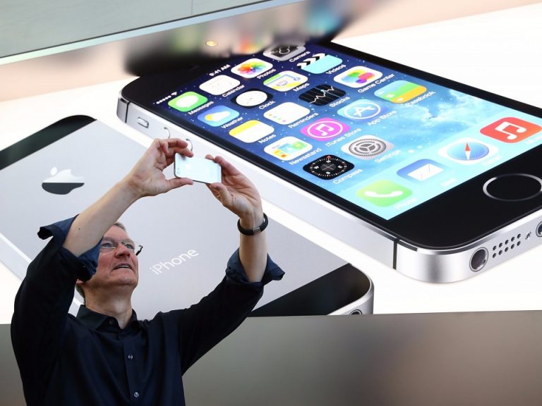 iphone sells billionth model apple